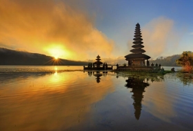 Bali Honeymooners offer - Free Candlelight dinner transfers